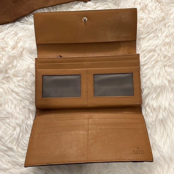 Authentic Gucci Long Wallet - Picture 9 of 17